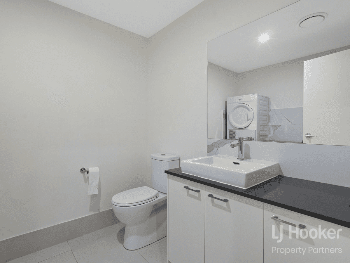 2/1 Luke Close, SUNNYBANK HILLS, QLD 4109