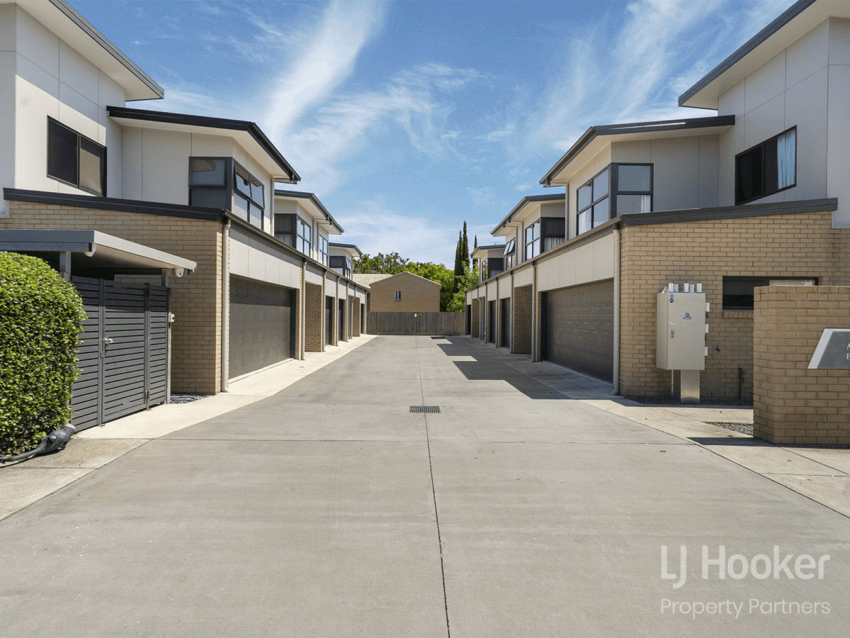 2/1 Luke Close, SUNNYBANK HILLS, QLD 4109