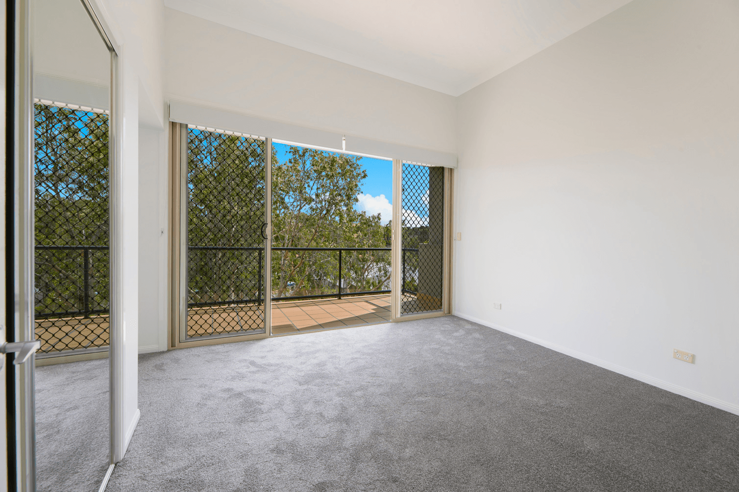 2/16 Mulgrave Crescent, VARSITY LAKES, QLD 4227