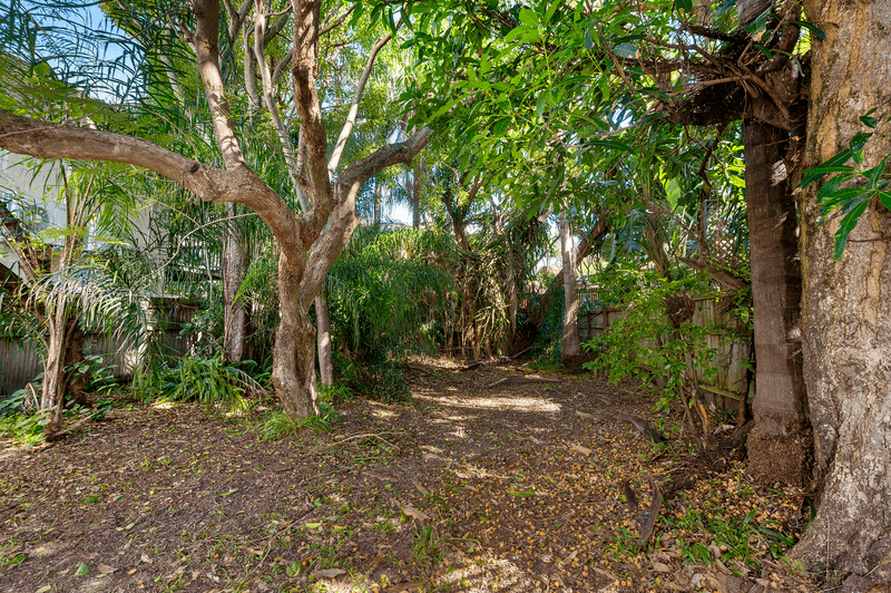 16 Gray Street, SOUTHPORT, QLD 4215