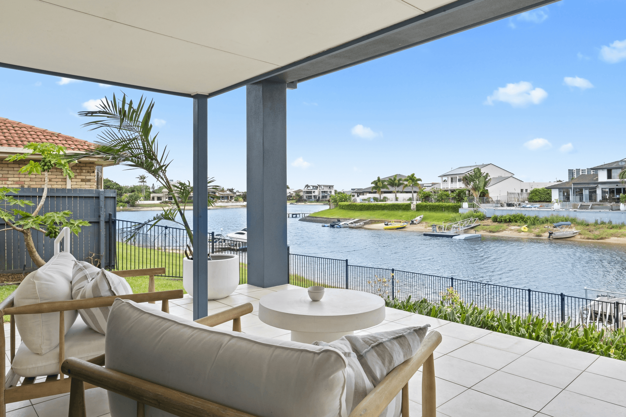 24 Wyuna Street, BROADBEACH WATERS, QLD 4218