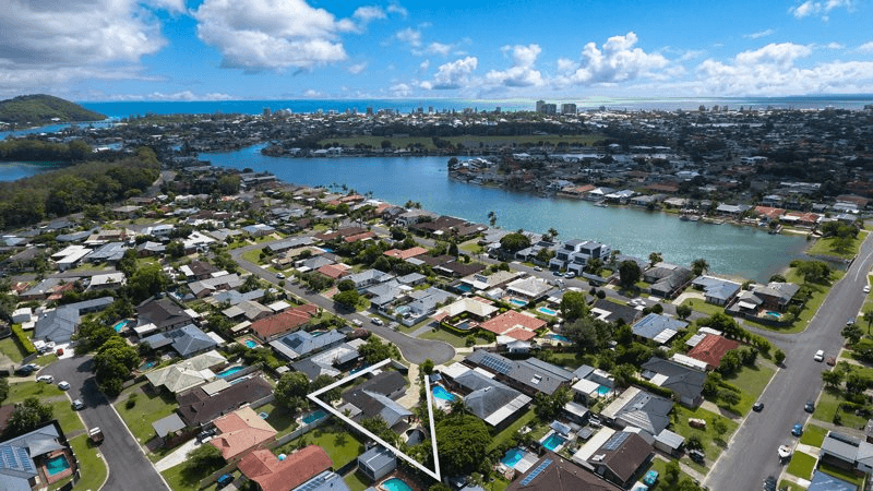 15 Matipo Place, PALM BEACH, QLD 4221