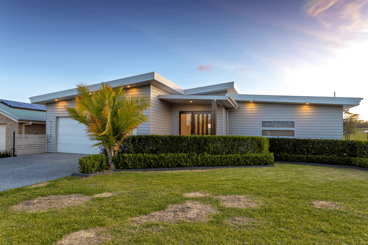 39 Sapphire Parade, DIAMOND BEACH, NSW 2430