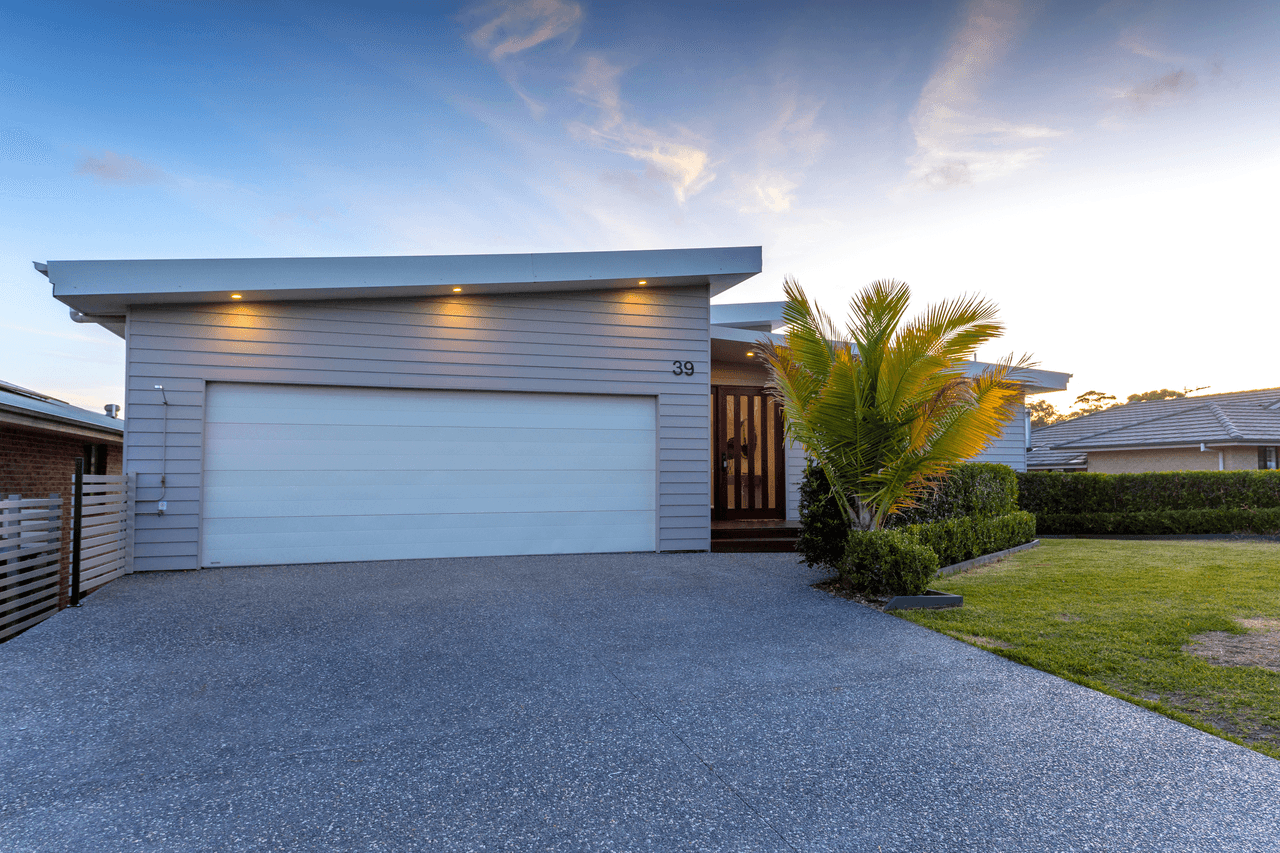 39 Sapphire Parade, DIAMOND BEACH, NSW 2430