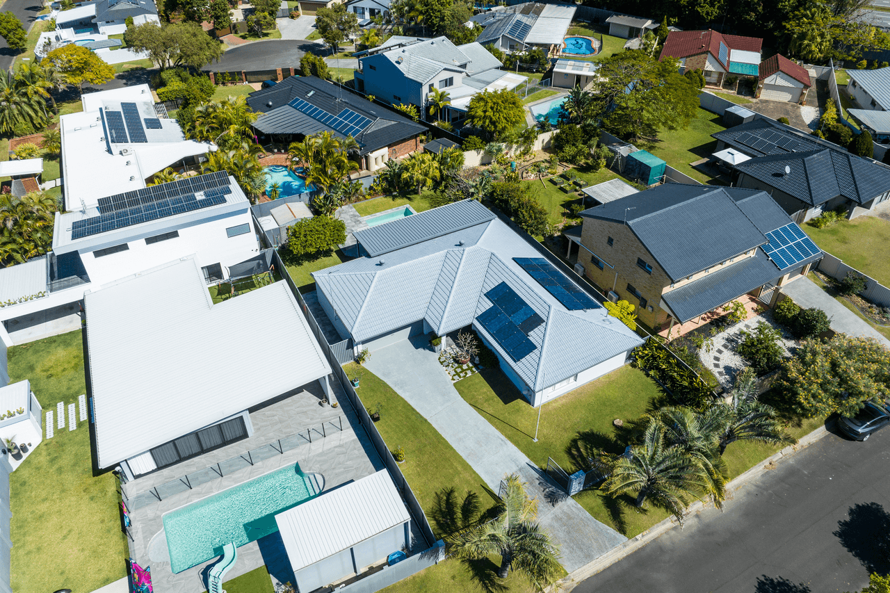 4 Metricup Court, MERMAID WATERS, QLD 4218