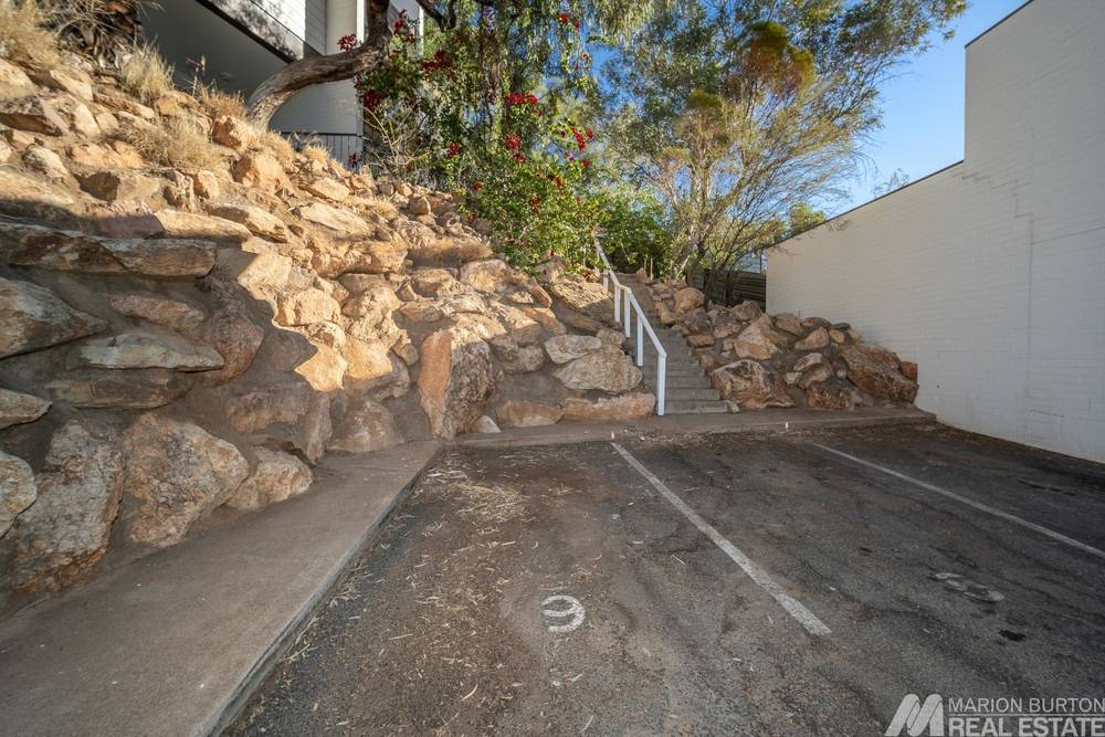 9/4 Aneura Place, Sadadeen, NT 0870