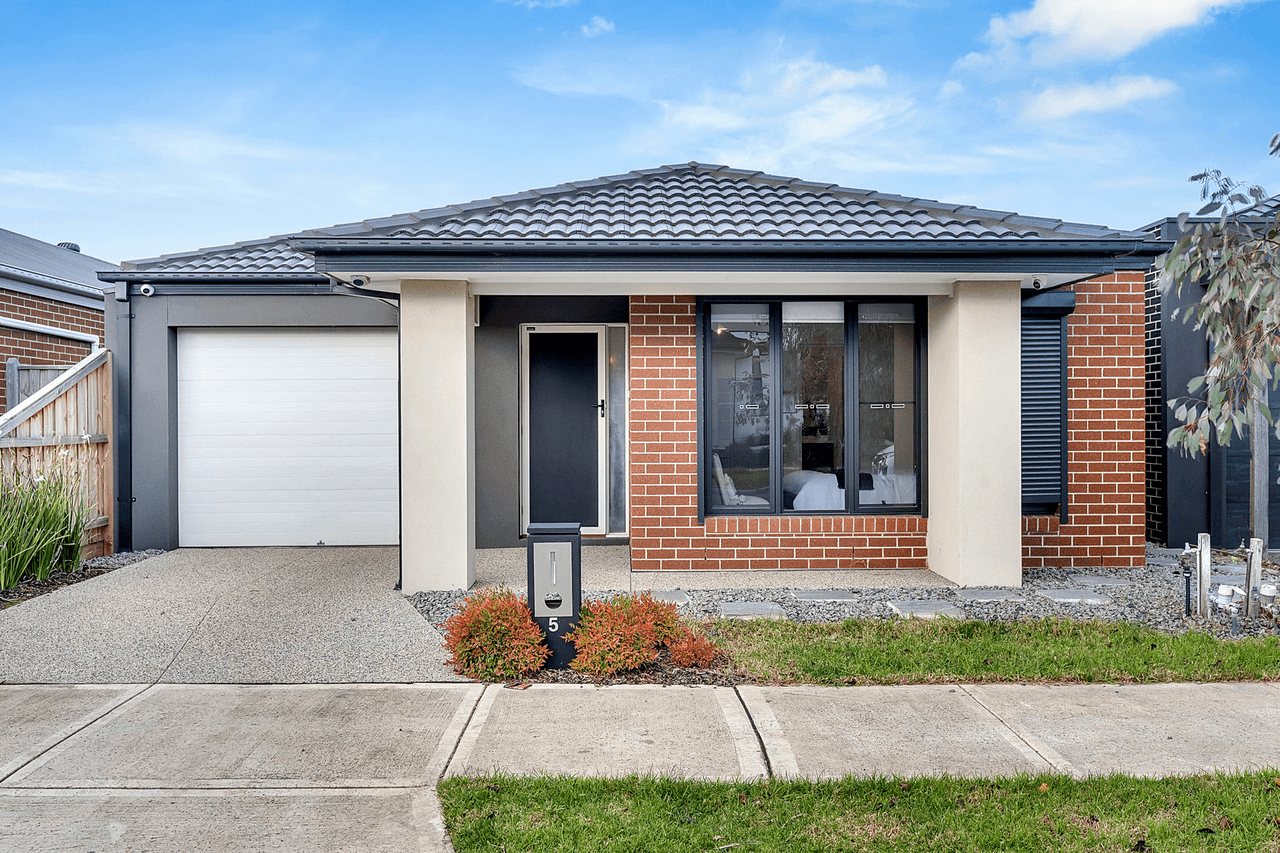 5 Hazel Way, Mickleham, VIC 3064