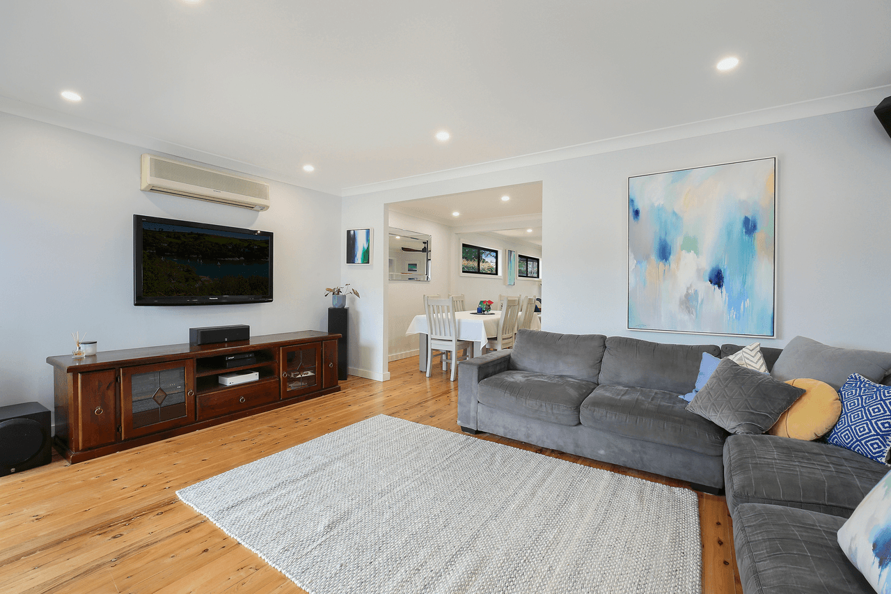 18 Sunshine Drive, POINT CLARE, NSW 2250