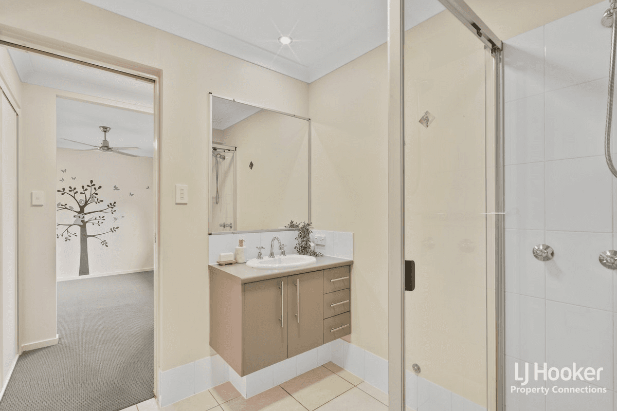 3 Tributary Court, Eatons Hill, QLD 4037