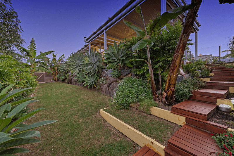 9 Charlton Crescent, ORMEAU, QLD 4208