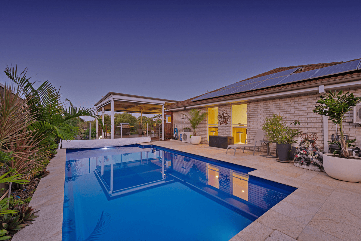 9 Charlton Crescent, ORMEAU, QLD 4208