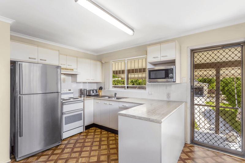 51 Wilde Street, WYNNUM, QLD 4178