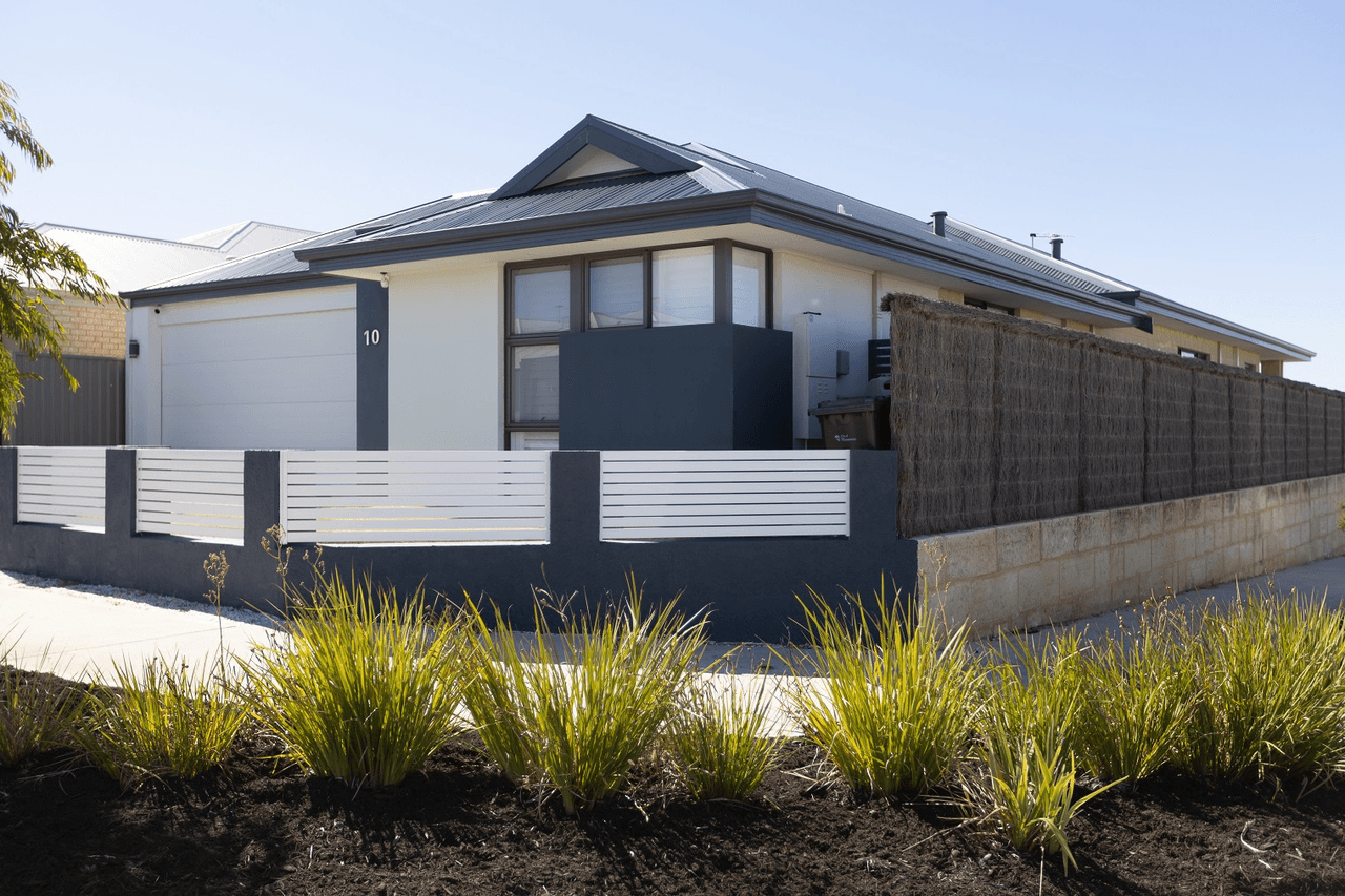 10 Commodore Avenue, Clarkson, WA 6030