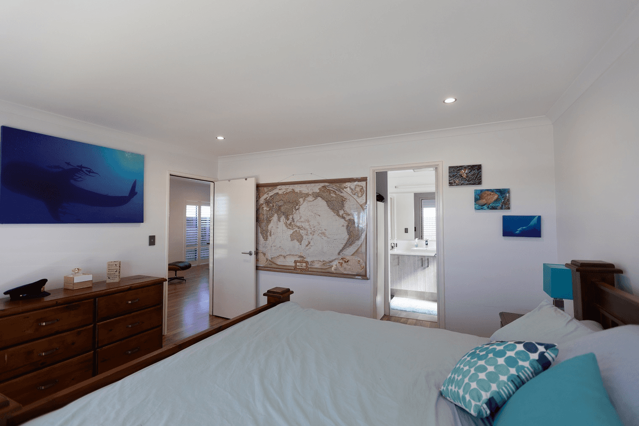 10 Commodore Avenue, Clarkson, WA 6030