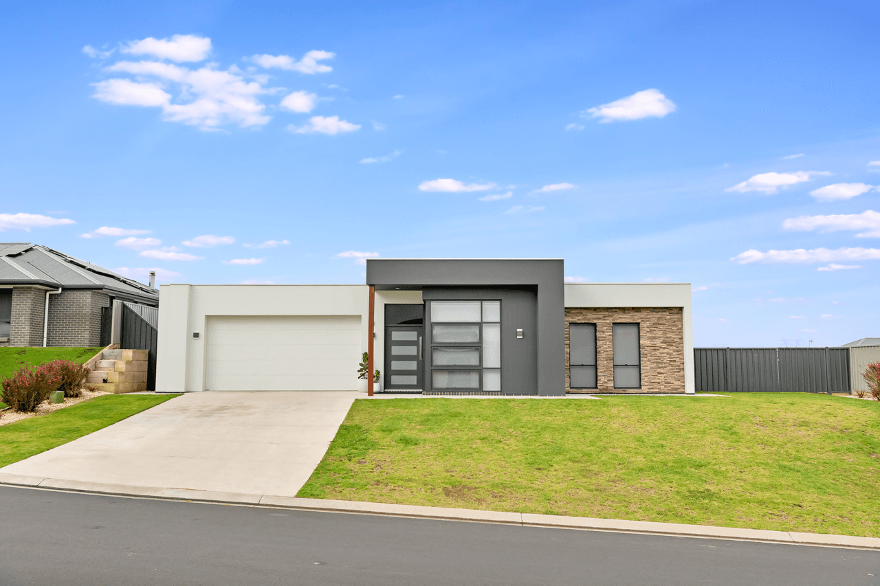 52 Pinehurst Drive, WORROLONG, SA 5291