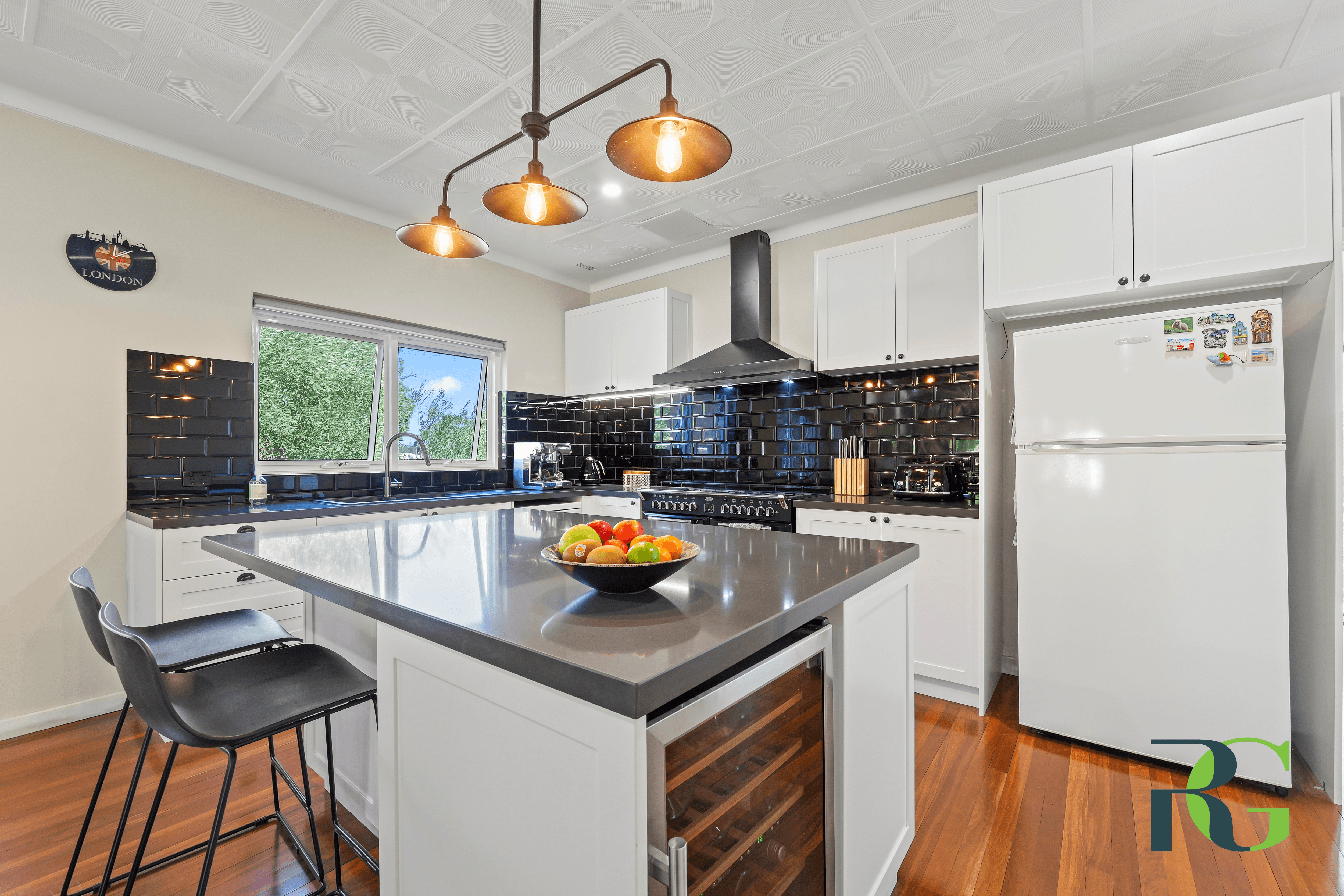 16A Woodley Crescent, MELVILLE, WA 6156