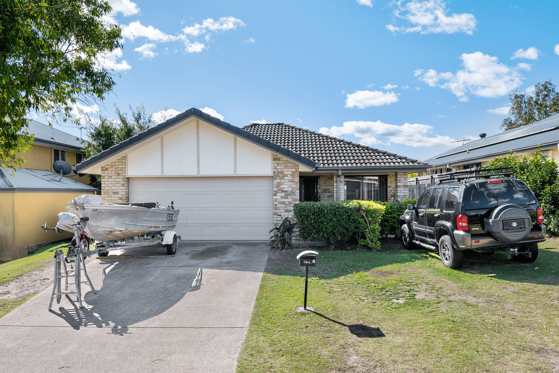 4 Clint Parade, Crestmead, QLD 4132