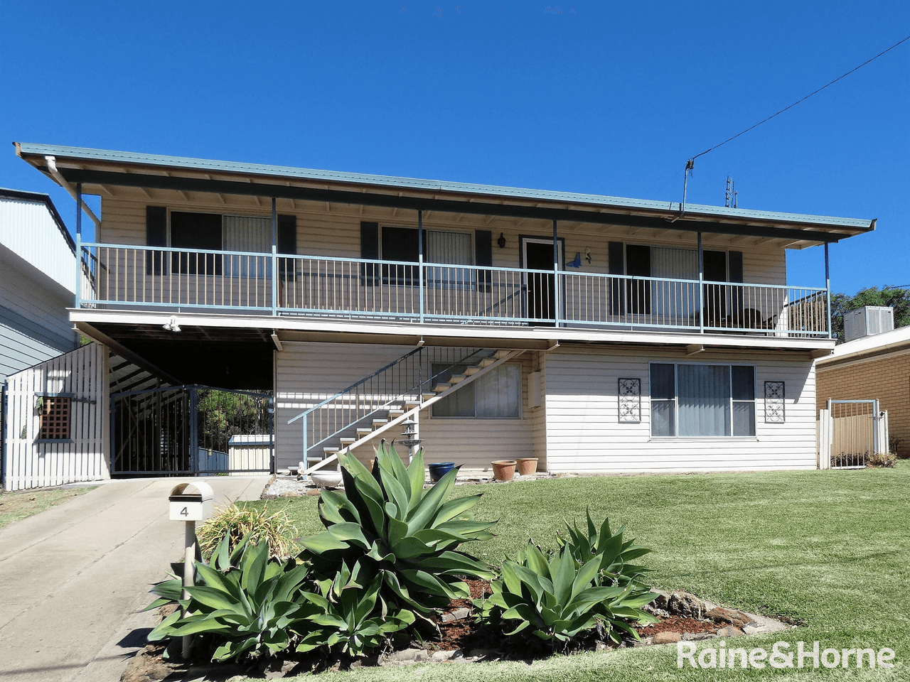 4 Kirkby Avenue, MOREE, NSW 2400