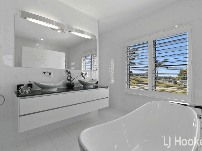 18 Highview Drive, CRAIGNISH, QLD 4655