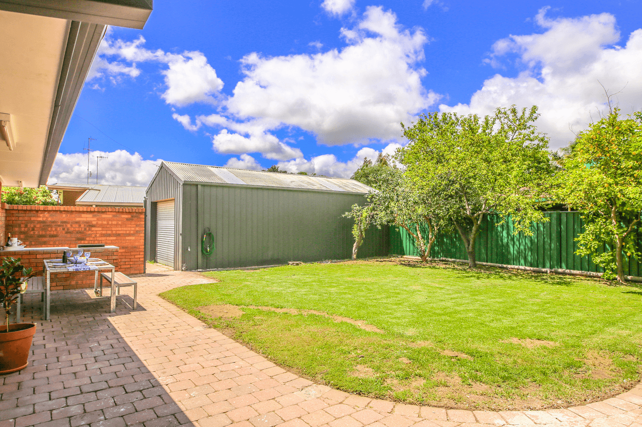 307 Victoria St, DENILIQUIN, NSW 2710