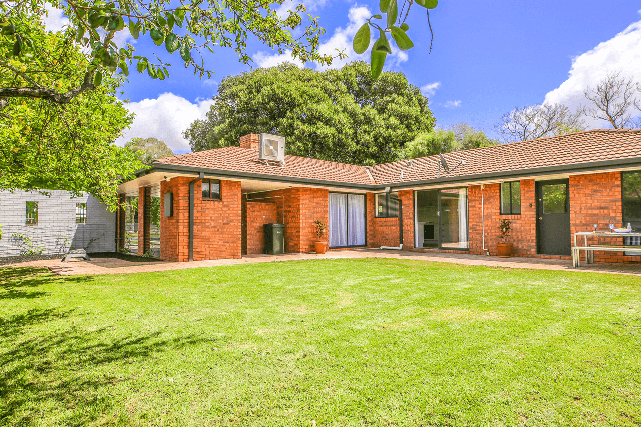 307 Victoria St, DENILIQUIN, NSW 2710