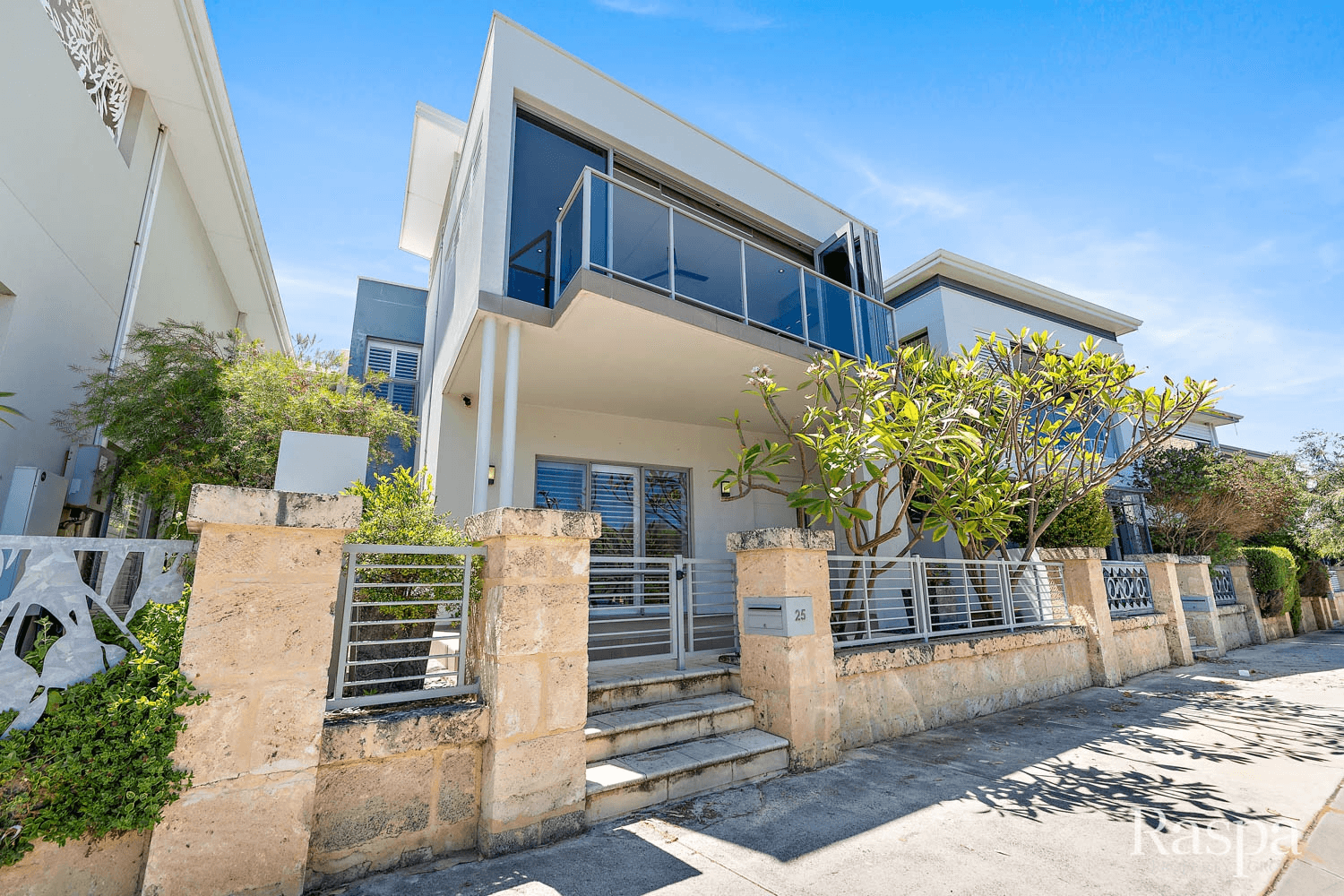 25 Perlinte View, North Coogee, WA 6163