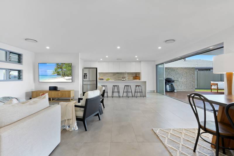 9 Kurrajong Court, PALM BEACH, QLD 4221