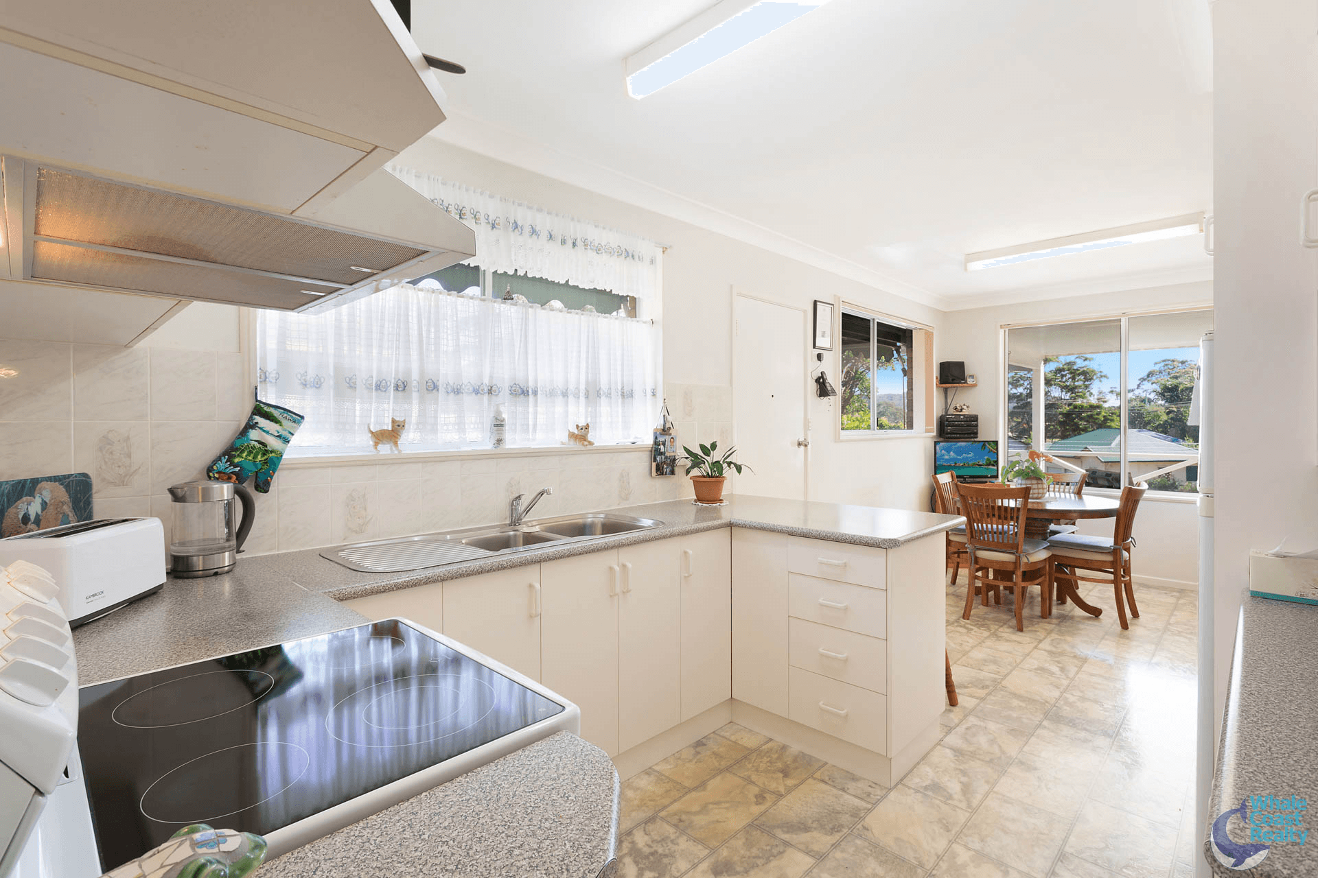 2 Taylor Street, NAROOMA, NSW 2546