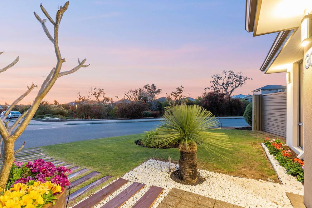 30 Kellogg Drive, PIARA WATERS, WA 6112