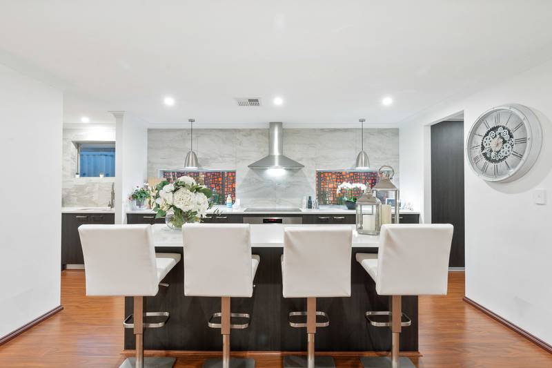 30 Kellogg Drive, PIARA WATERS, WA 6112