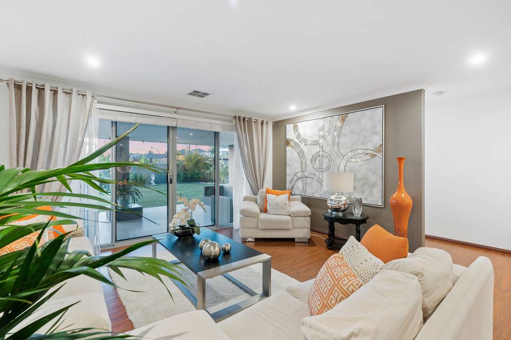 30 Kellogg Drive, PIARA WATERS, WA 6112