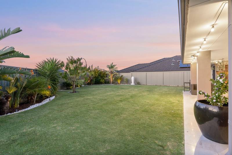 30 Kellogg Drive, PIARA WATERS, WA 6112