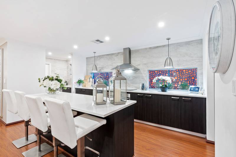 30 Kellogg Drive, PIARA WATERS, WA 6112