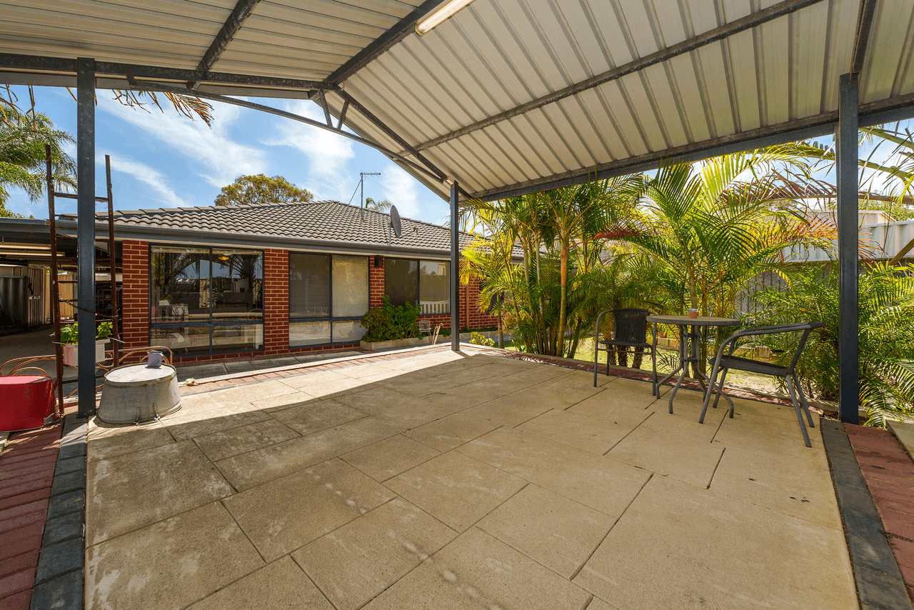 28 Oakfield Gardens,, PARMELIA, WA 6167