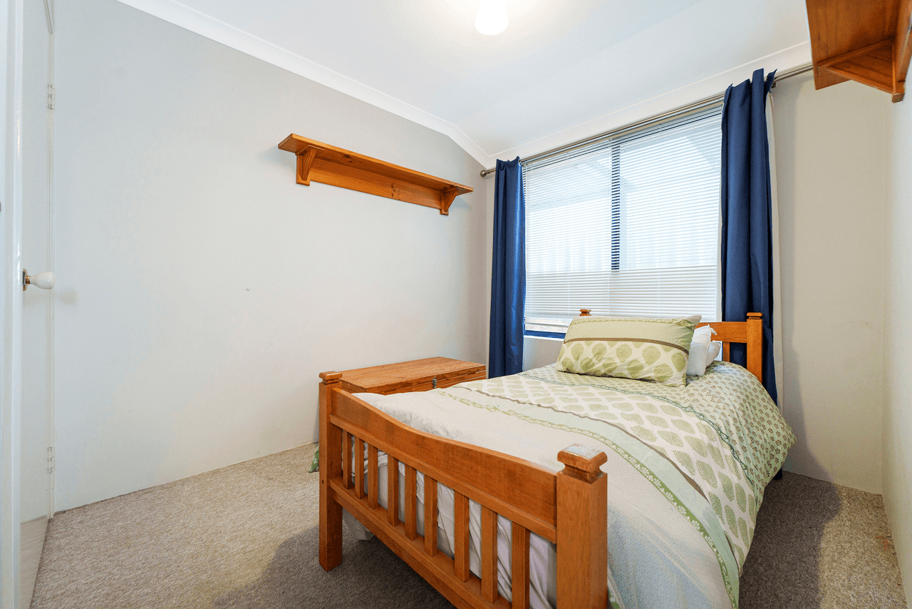 28 Oakfield Gardens,, PARMELIA, WA 6167