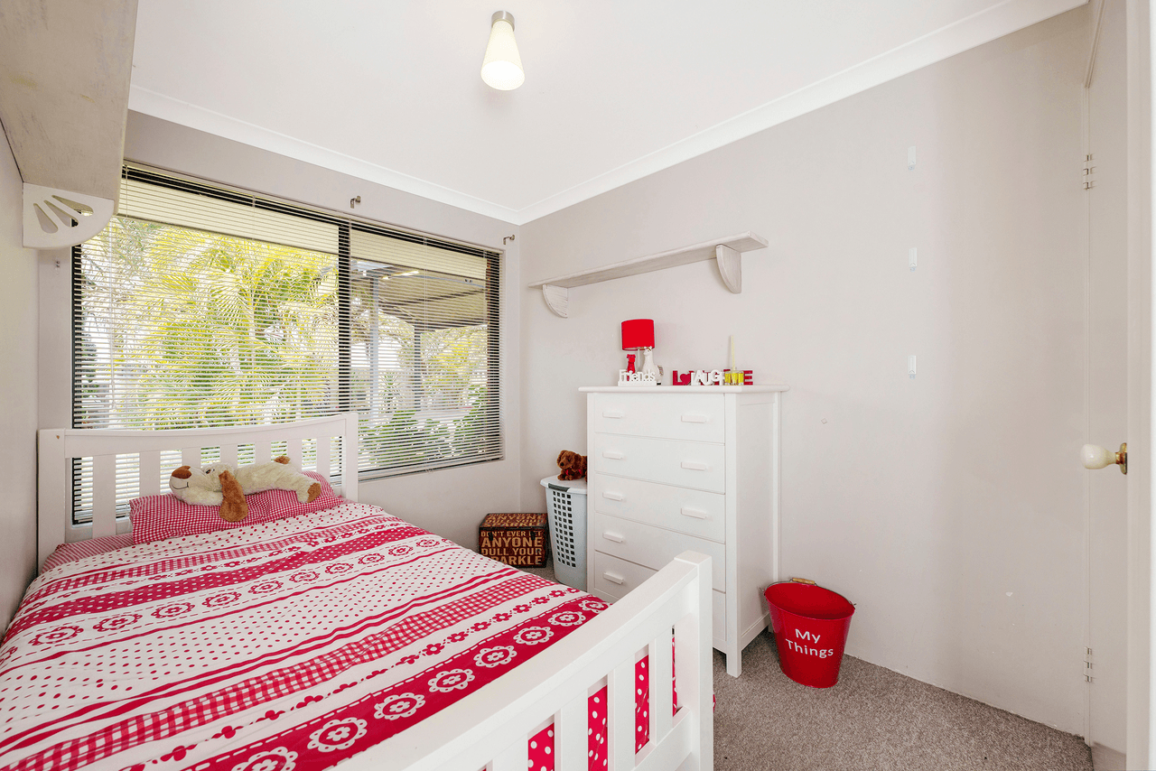 28 Oakfield Gardens,, PARMELIA, WA 6167