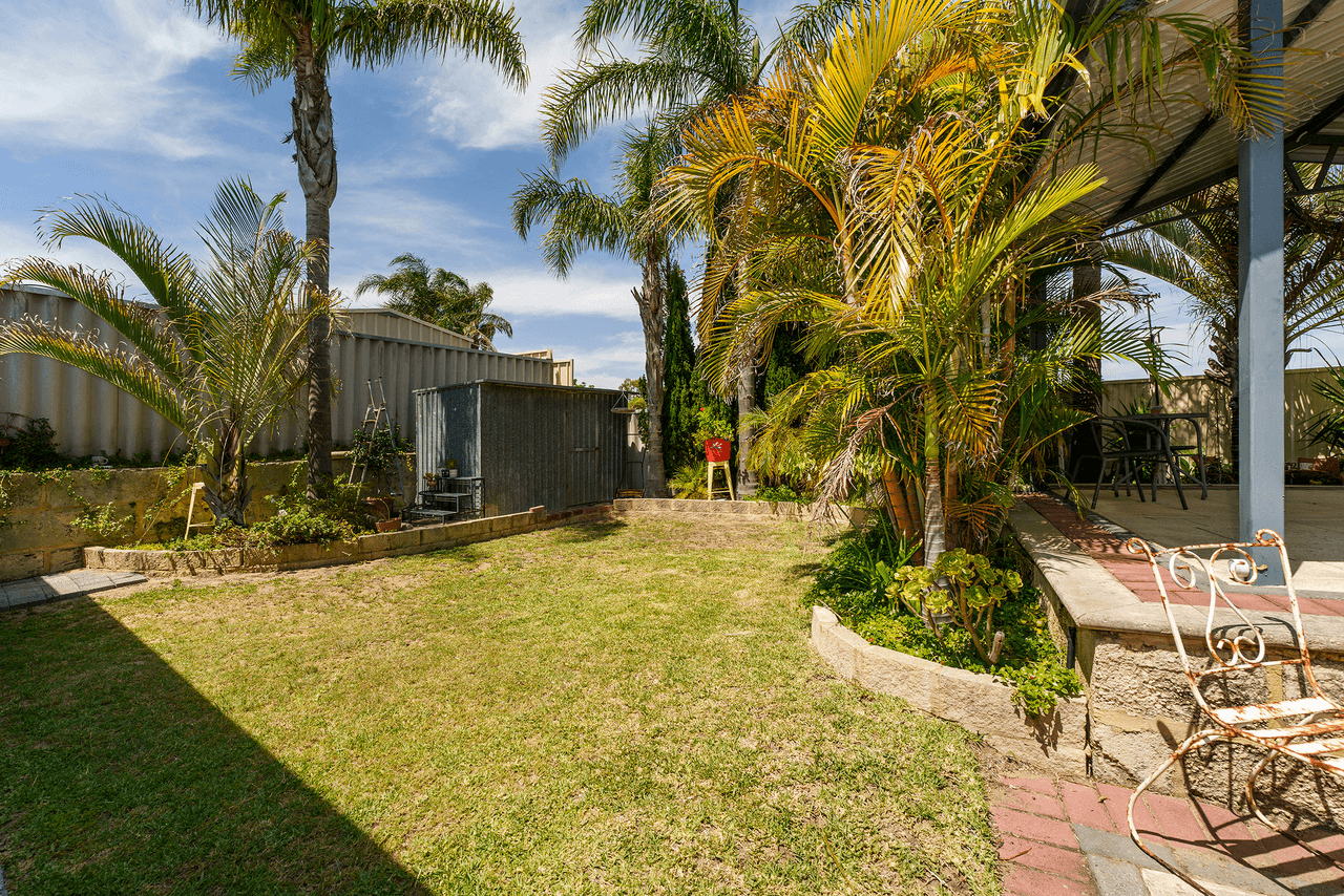 28 Oakfield Gardens,, PARMELIA, WA 6167