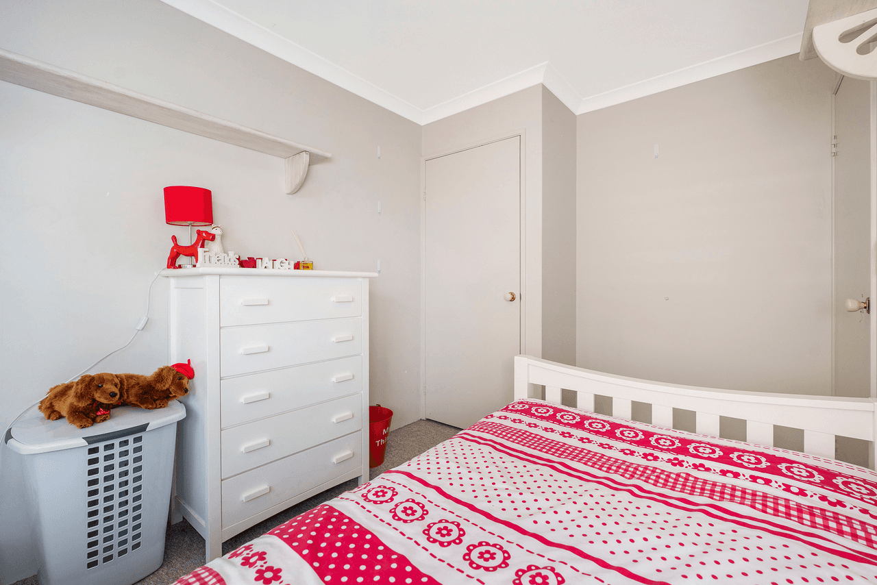 28 Oakfield Gardens,, PARMELIA, WA 6167