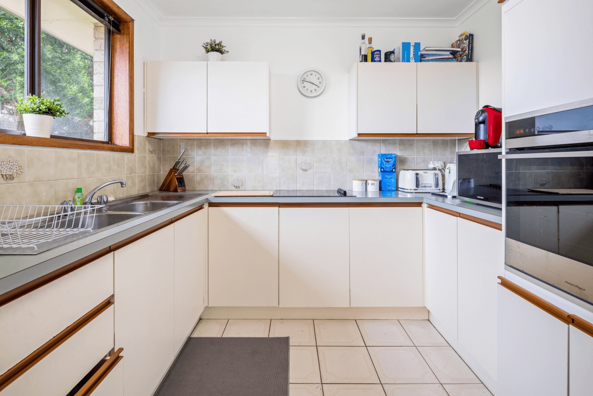 34 Moor Cresc, HALLETT COVE, SA 5158