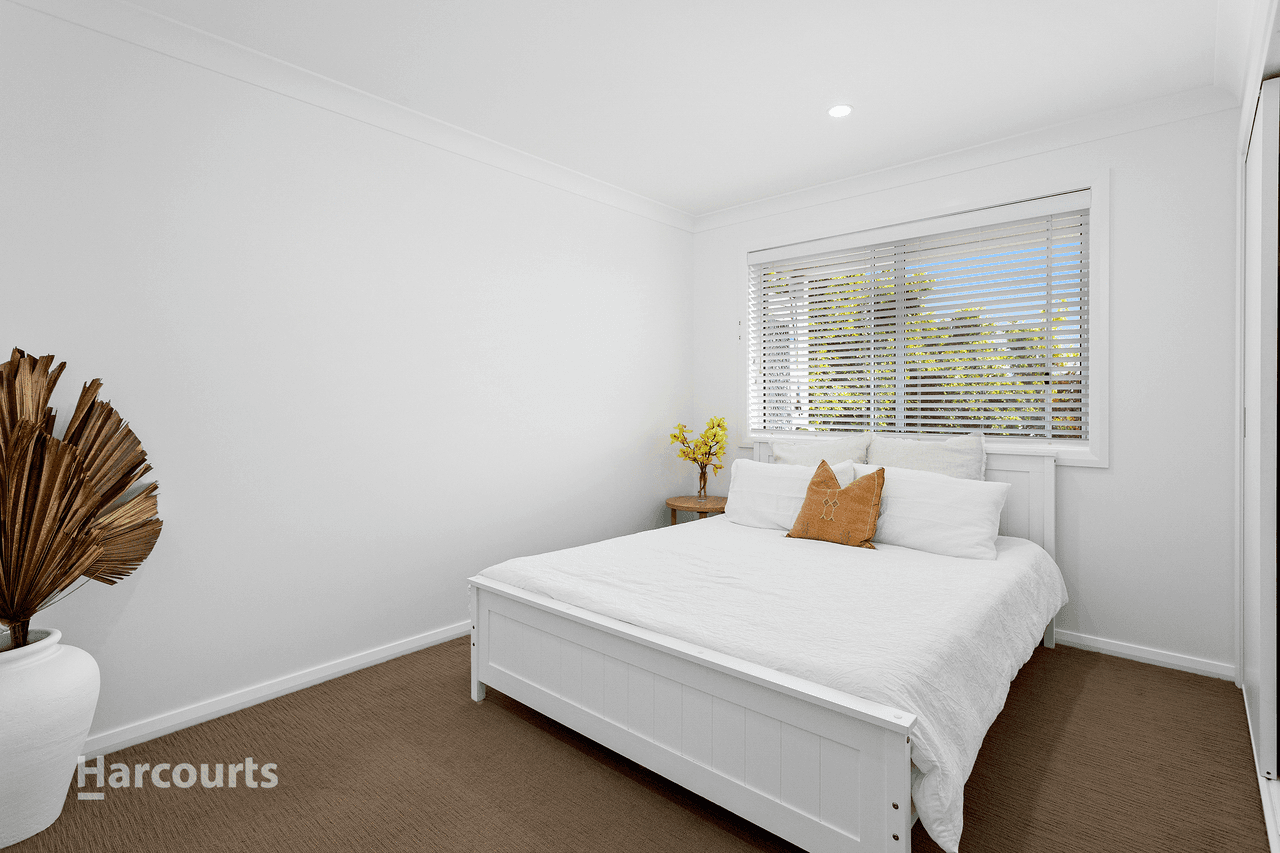 15 Chaplin Place, ALBION PARK, NSW 2527