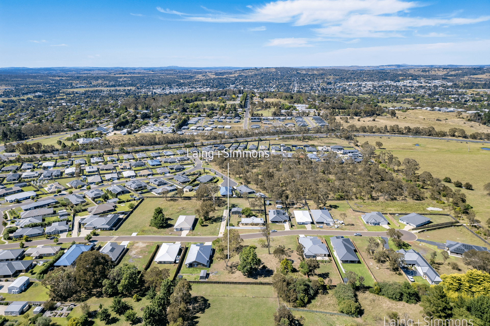 16 Campbell Parade, Armidale, NSW 2350