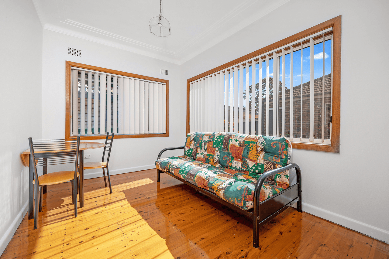 52 Cairns St, RIVERWOOD, NSW 2210