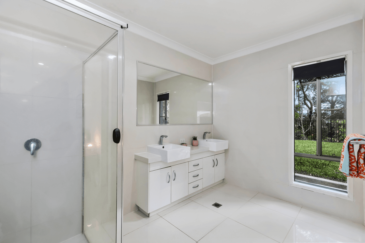 122 Botanical Circuit, BANORA POINT, NSW 2486