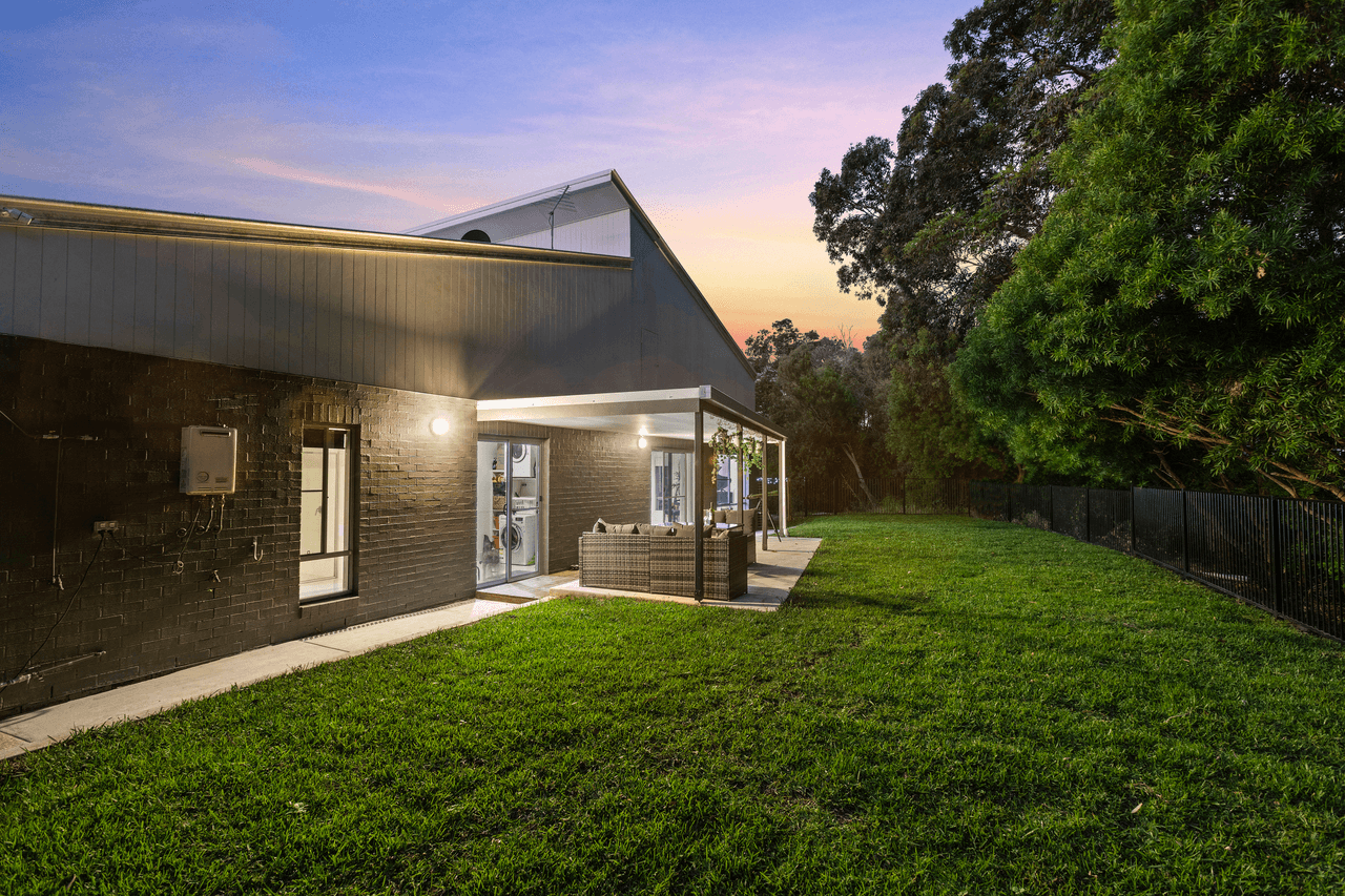 122 Botanical Circuit, BANORA POINT, NSW 2486