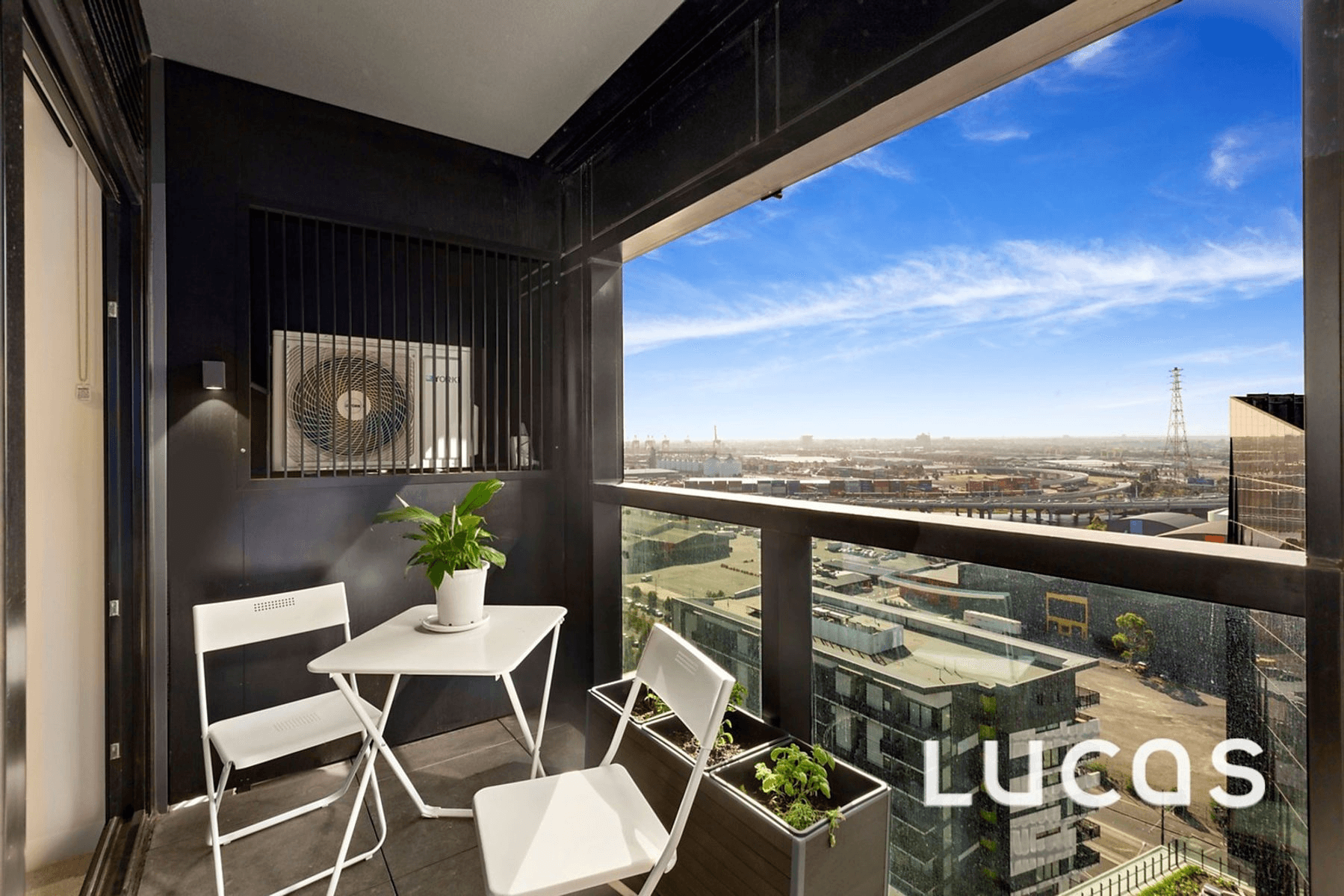 2007/8 Pearl River Road, DOCKLANDS, VIC 3008