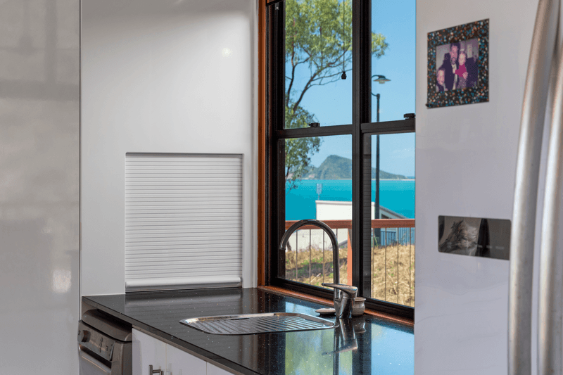 26 Roseric Crescent, HIDEAWAY BAY, QLD 4800