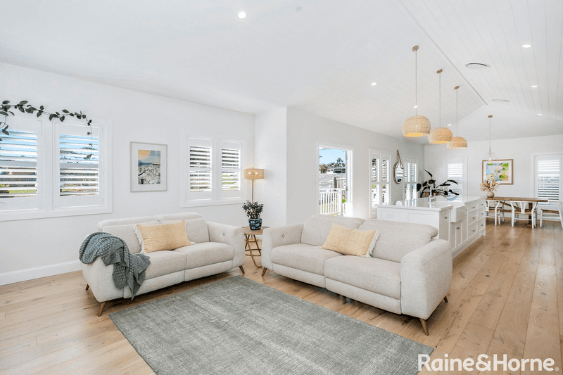 1 Galiga Crescent, DOLPHIN POINT, NSW 2539