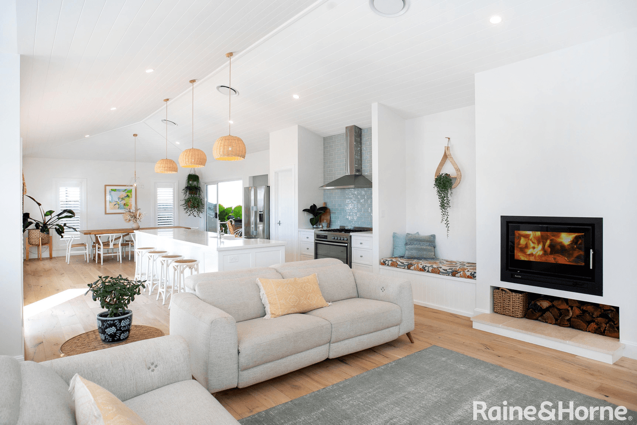 1 Galiga Crescent, DOLPHIN POINT, NSW 2539