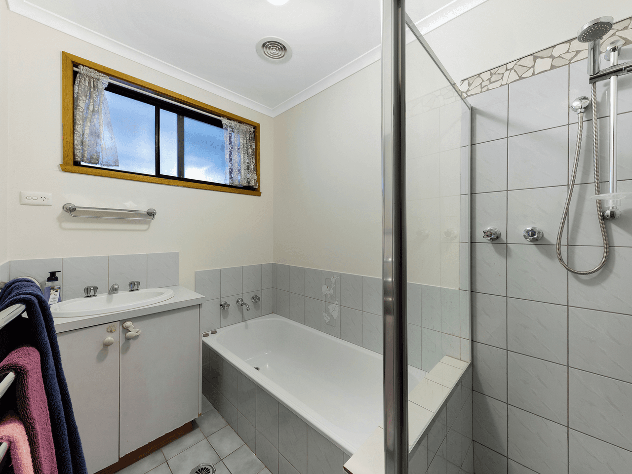 3 Yate Court, THURGOONA, NSW 2640