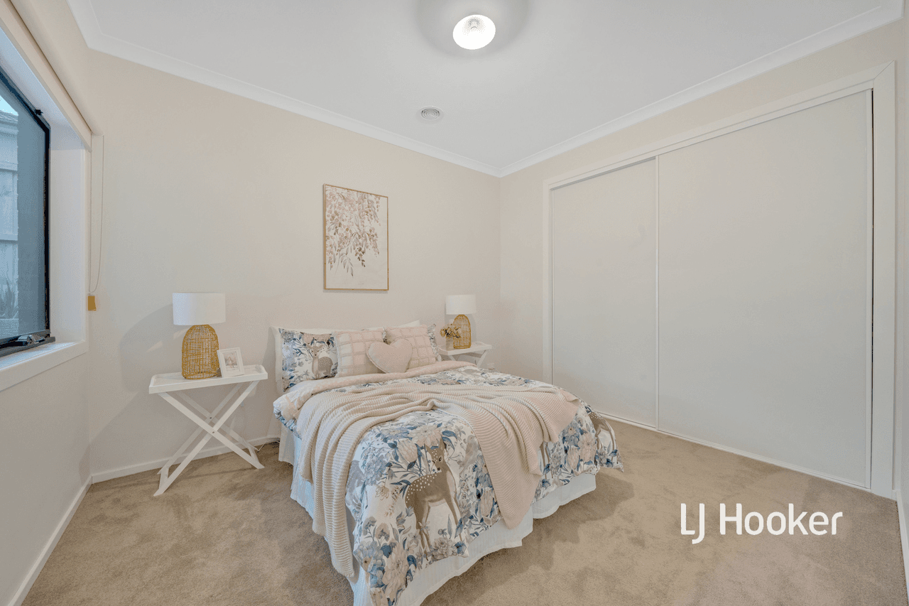 102 Grandvue Boulevard, PAKENHAM, VIC 3810